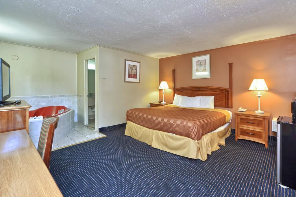 Red Carpet Inn Stamford