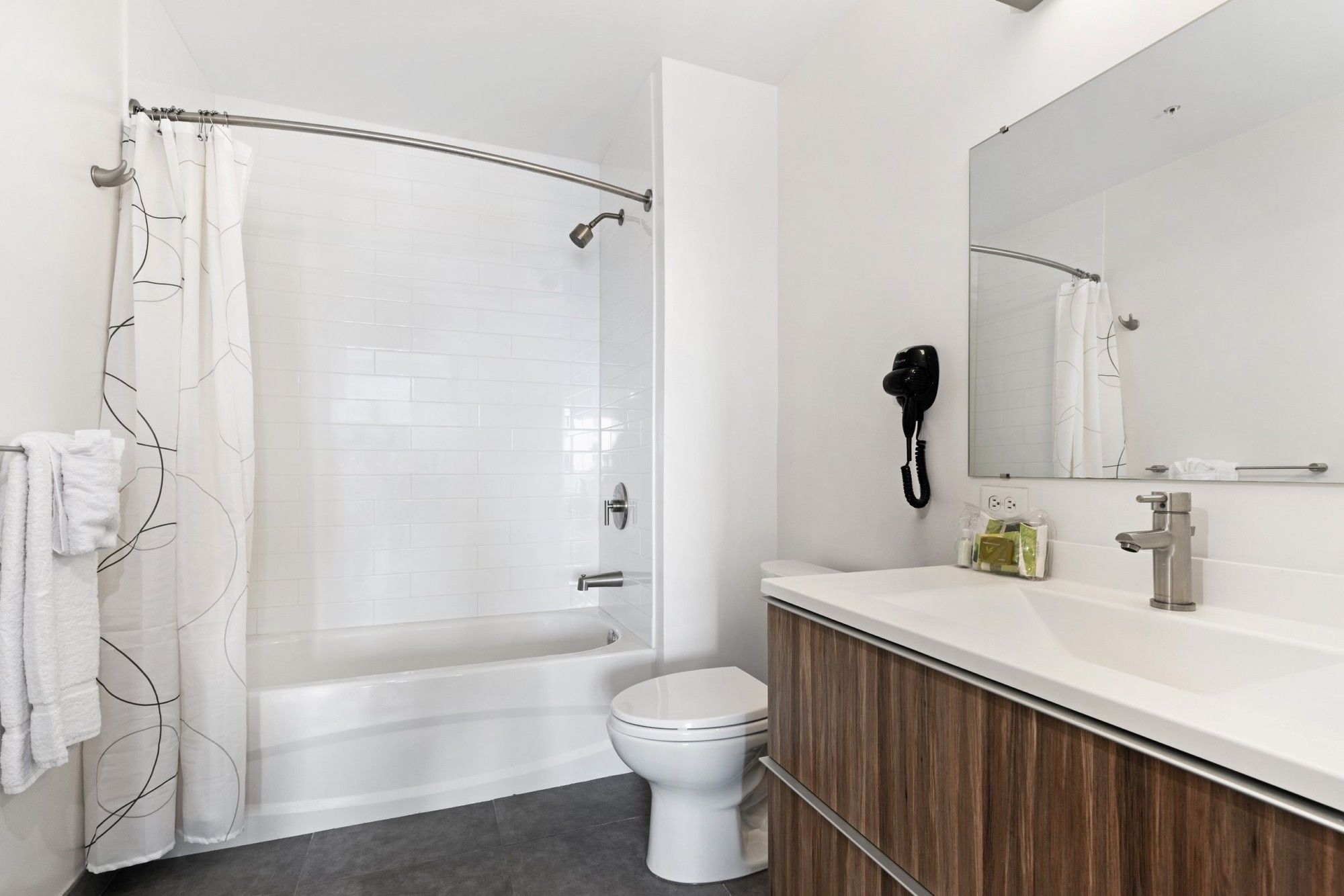 Global Luxury Suites at Summer Street