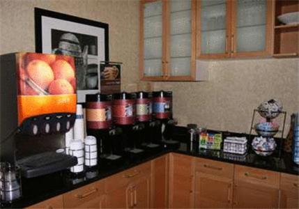 Hampton Inn & Suites Stamford