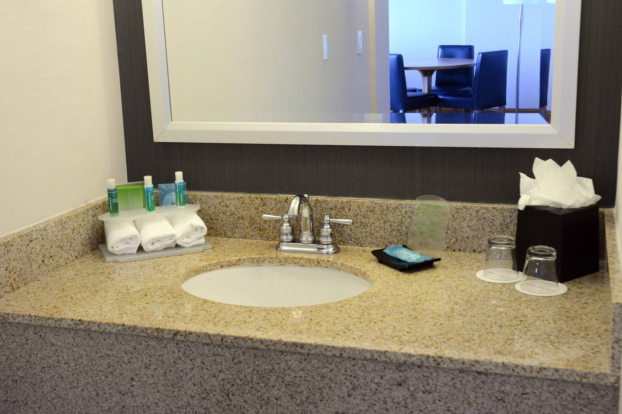 Holiday Inn Express & Suites Stamford
