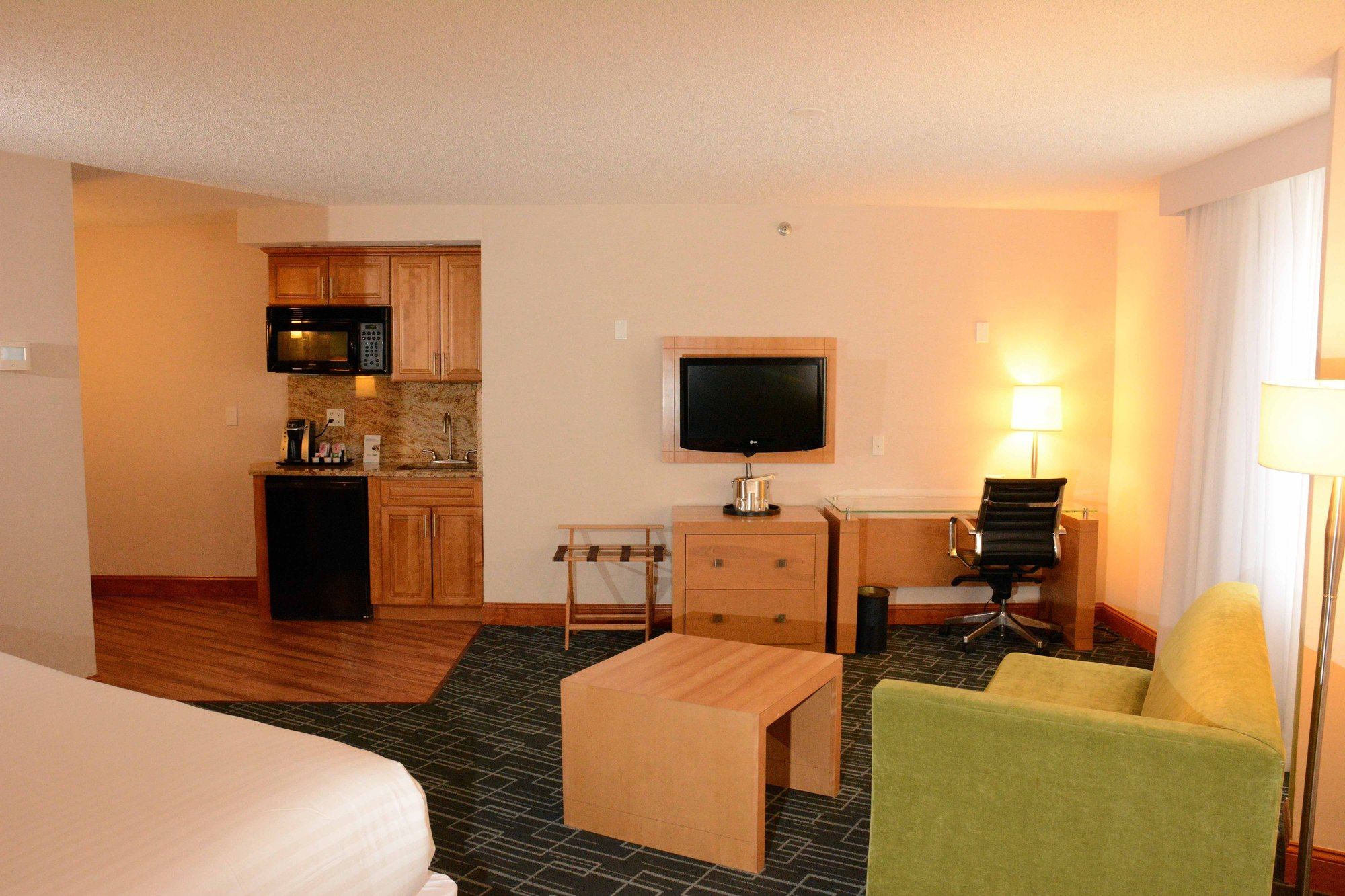 Holiday Inn Express & Suites Stamford