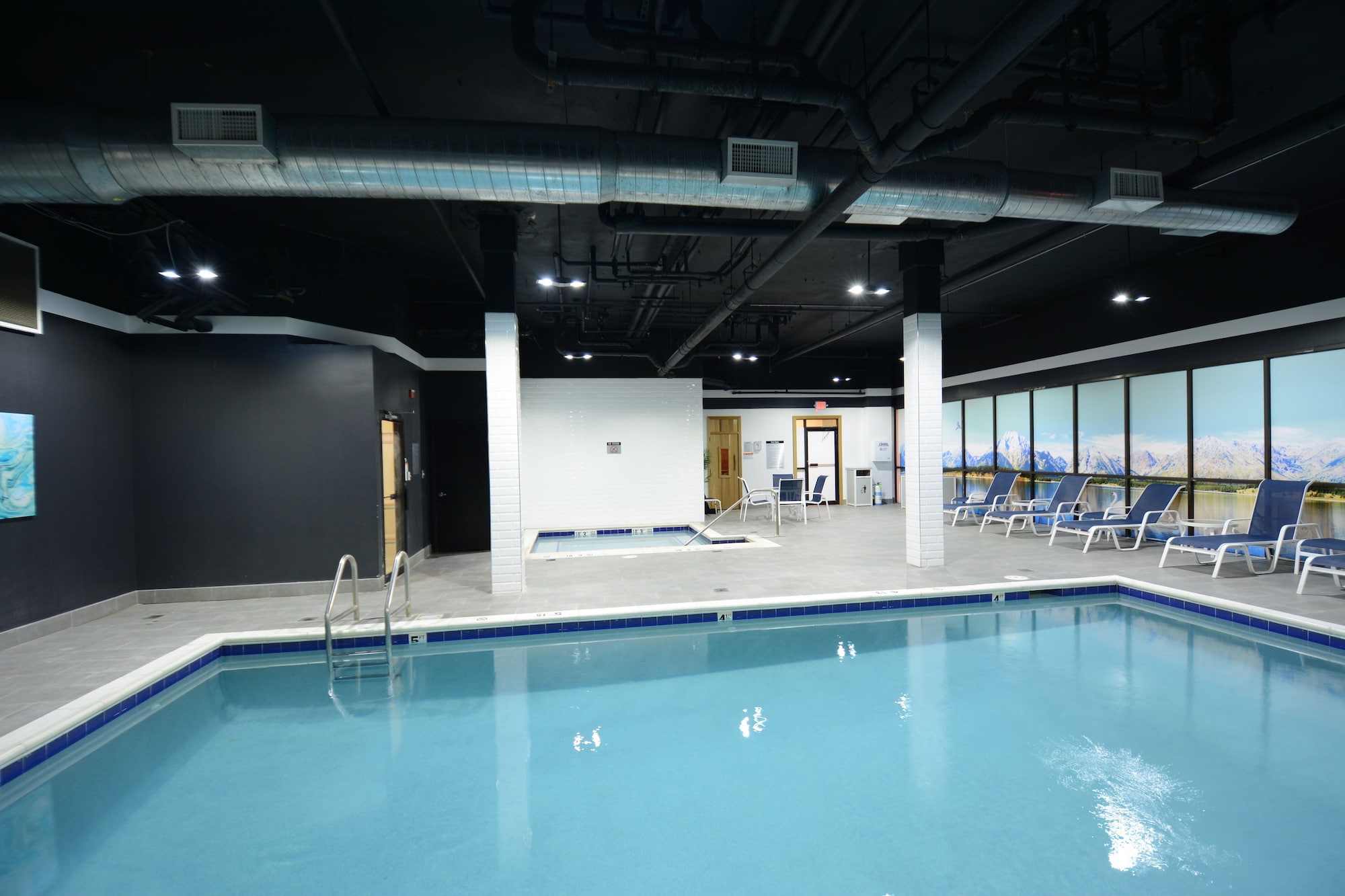 Holiday Inn Express & Suites Stamford