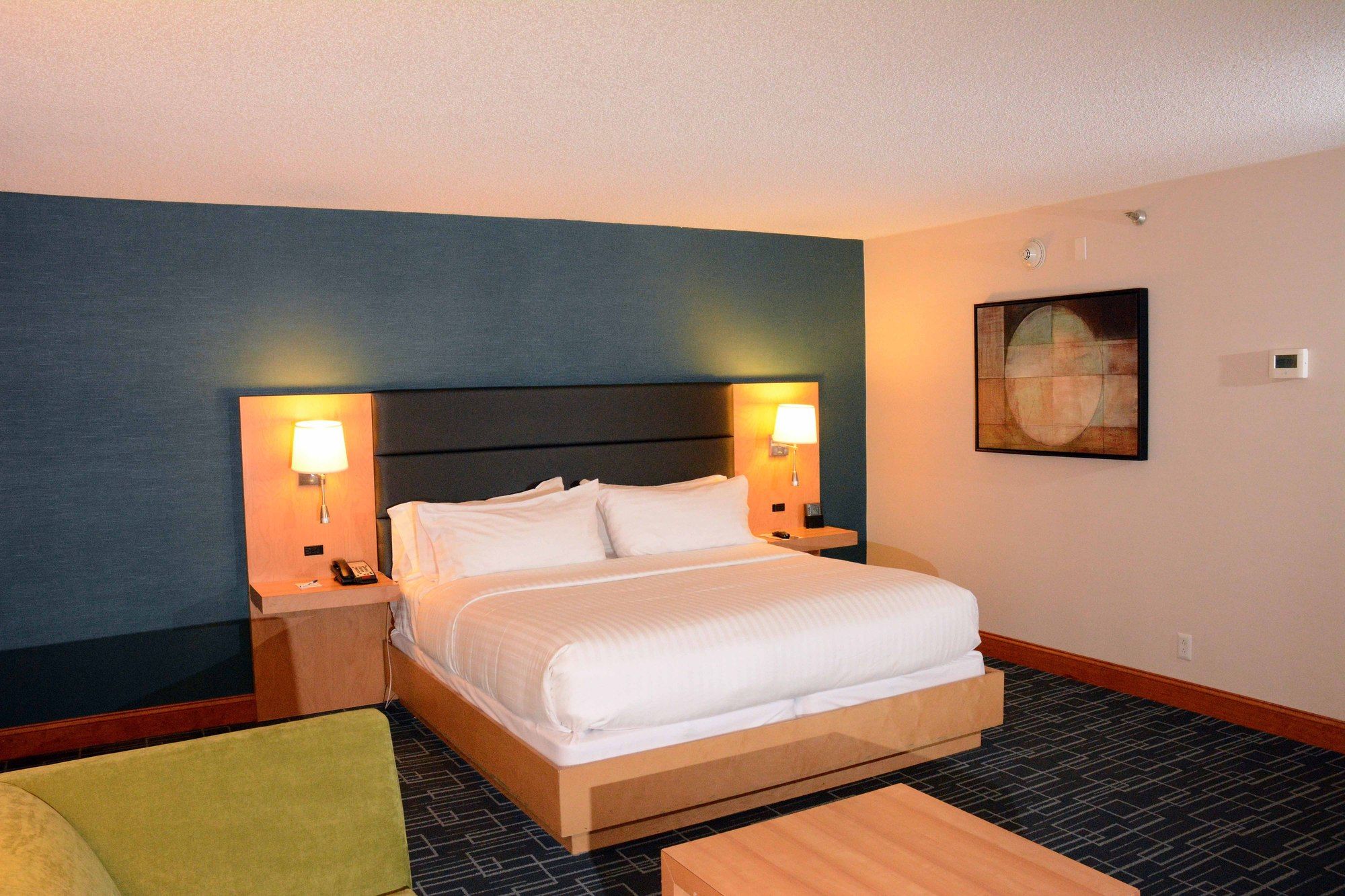 Holiday Inn Express & Suites Stamford