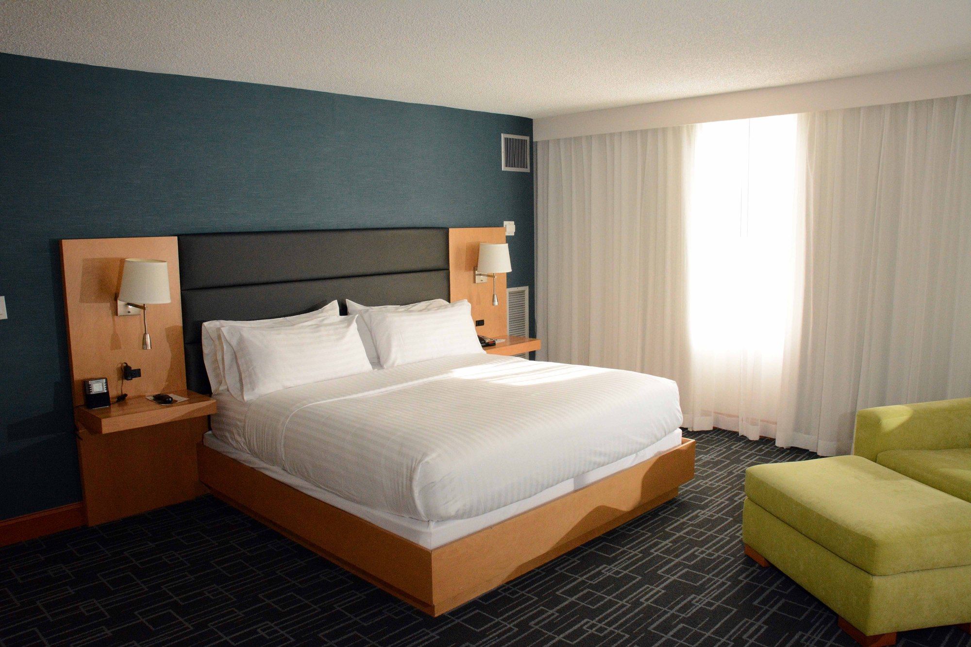 Holiday Inn Express & Suites Stamford