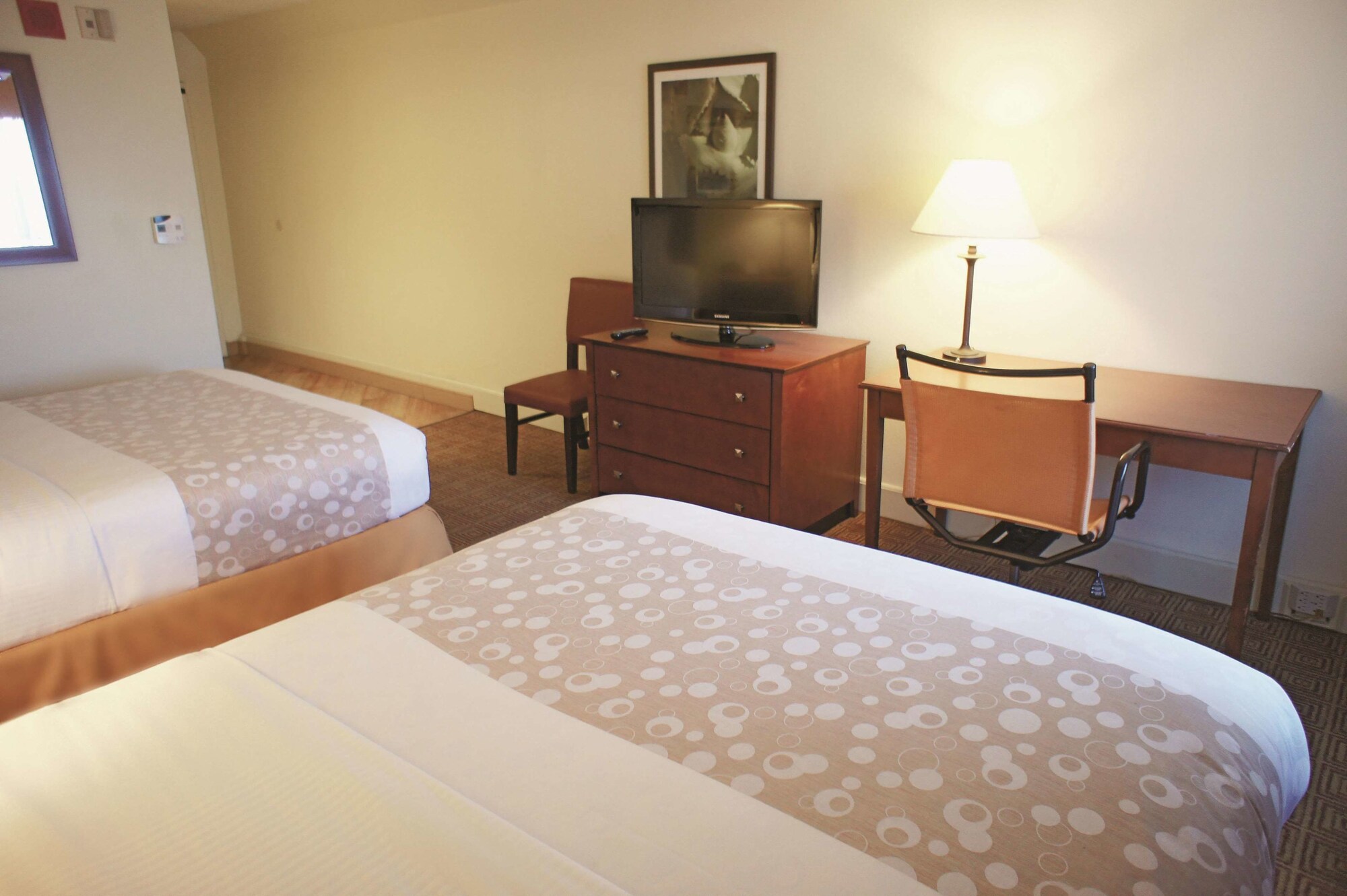 La Quinta Inn & Suites by Wyndham Stamford / New York City
