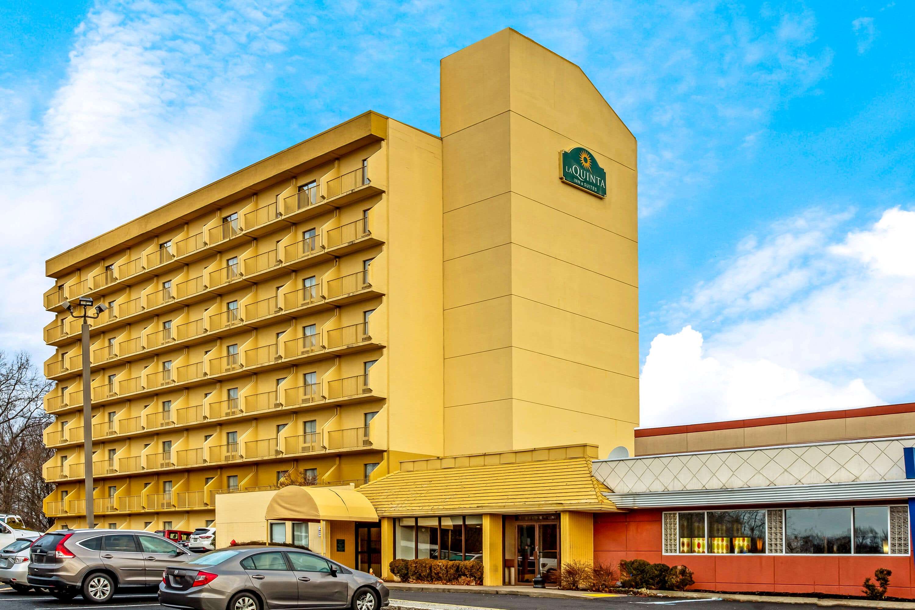La Quinta Inn & Suites by Wyndham Stamford / New York City