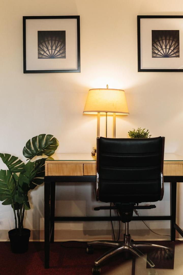 Stamford Suites