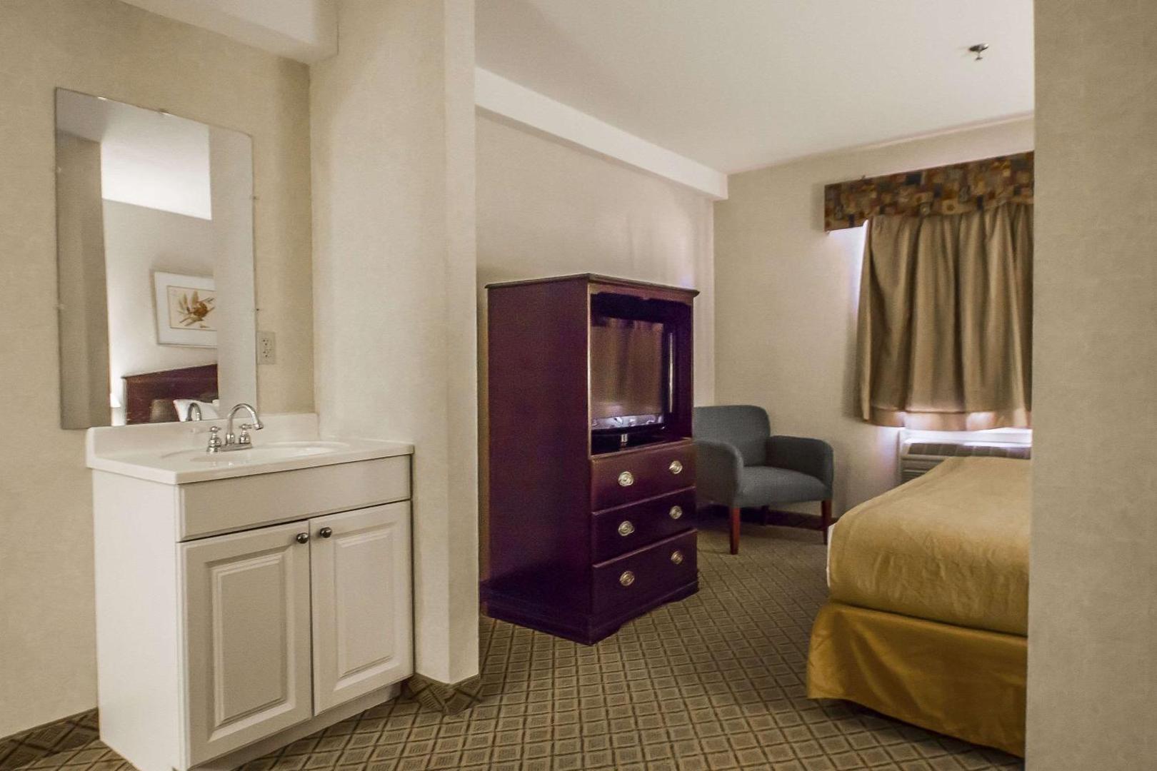 Americas Best Value Inn Torrington