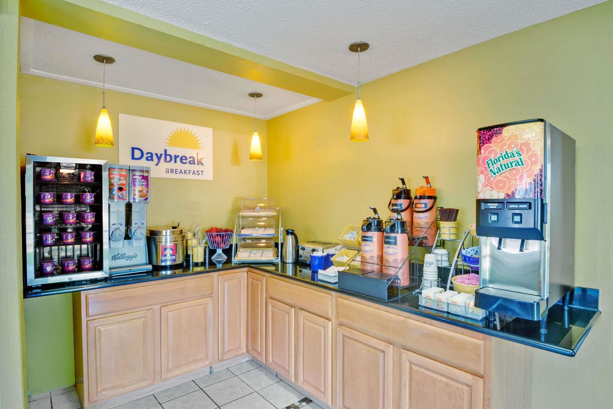 Days Inn by Wyndham Torrington