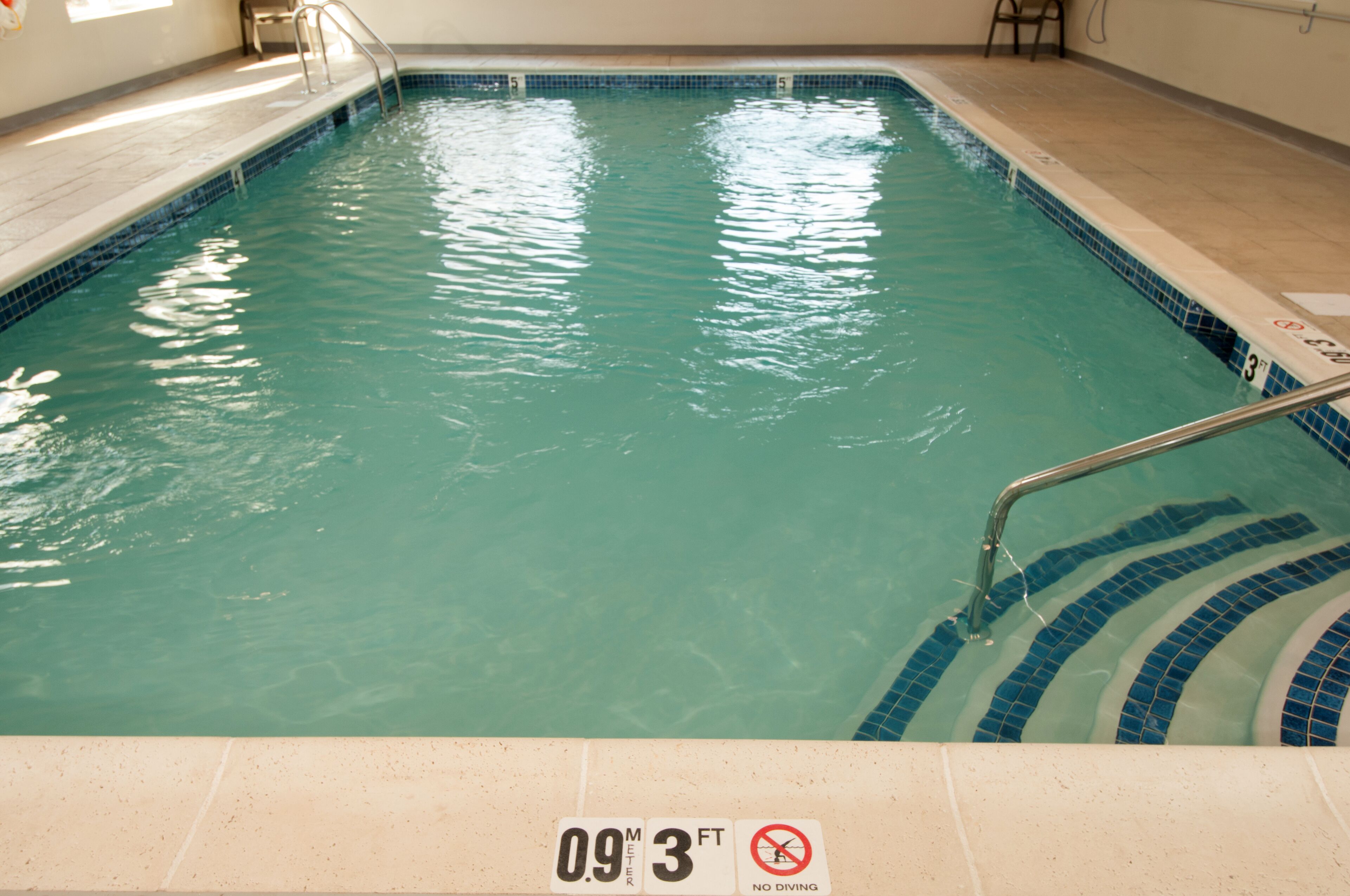Holiday Inn Express Vernon - Manchester
