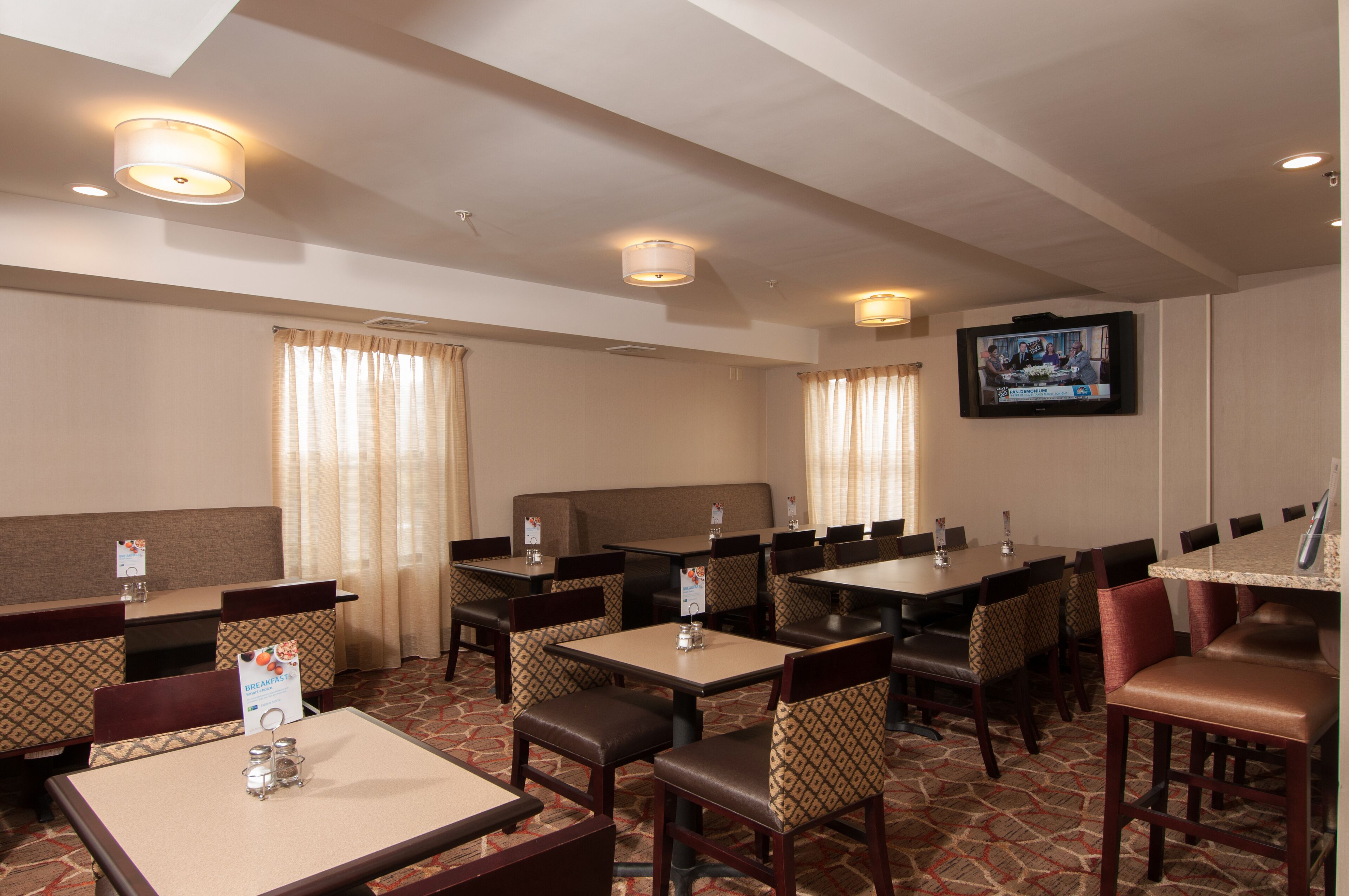 Holiday Inn Express Vernon - Manchester