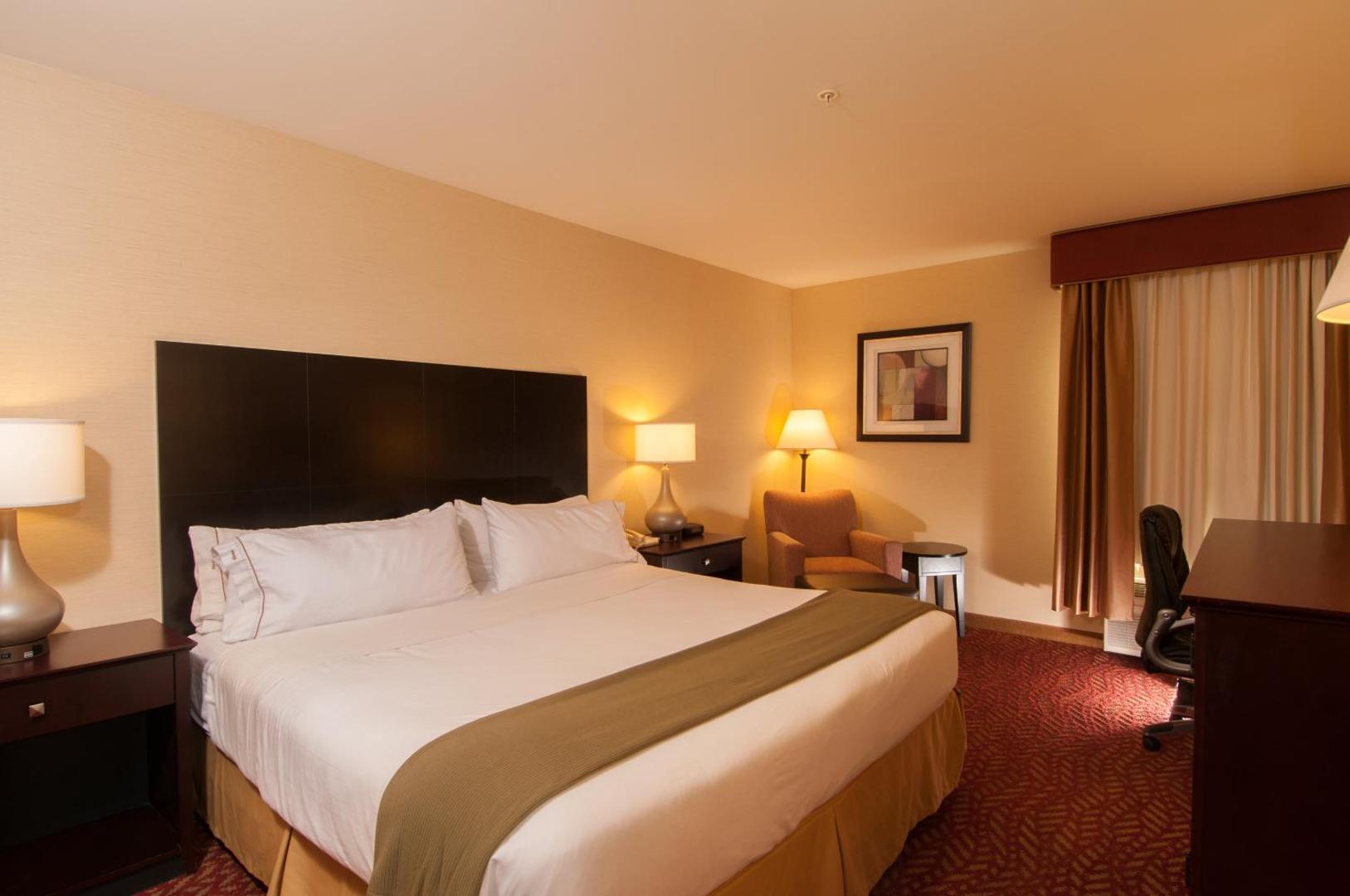 Holiday Inn Express Vernon - Manchester