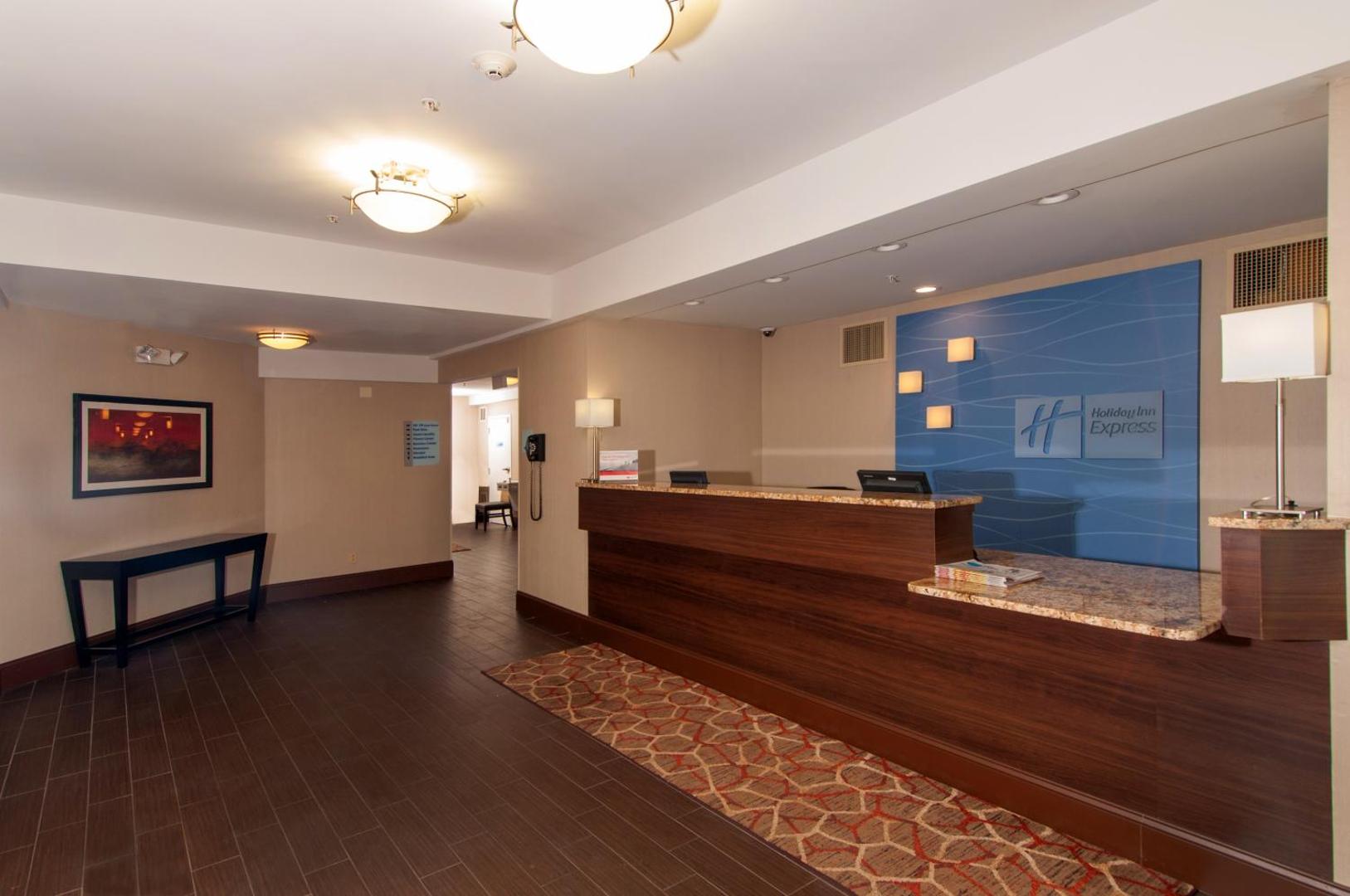 Holiday Inn Express Vernon - Manchester