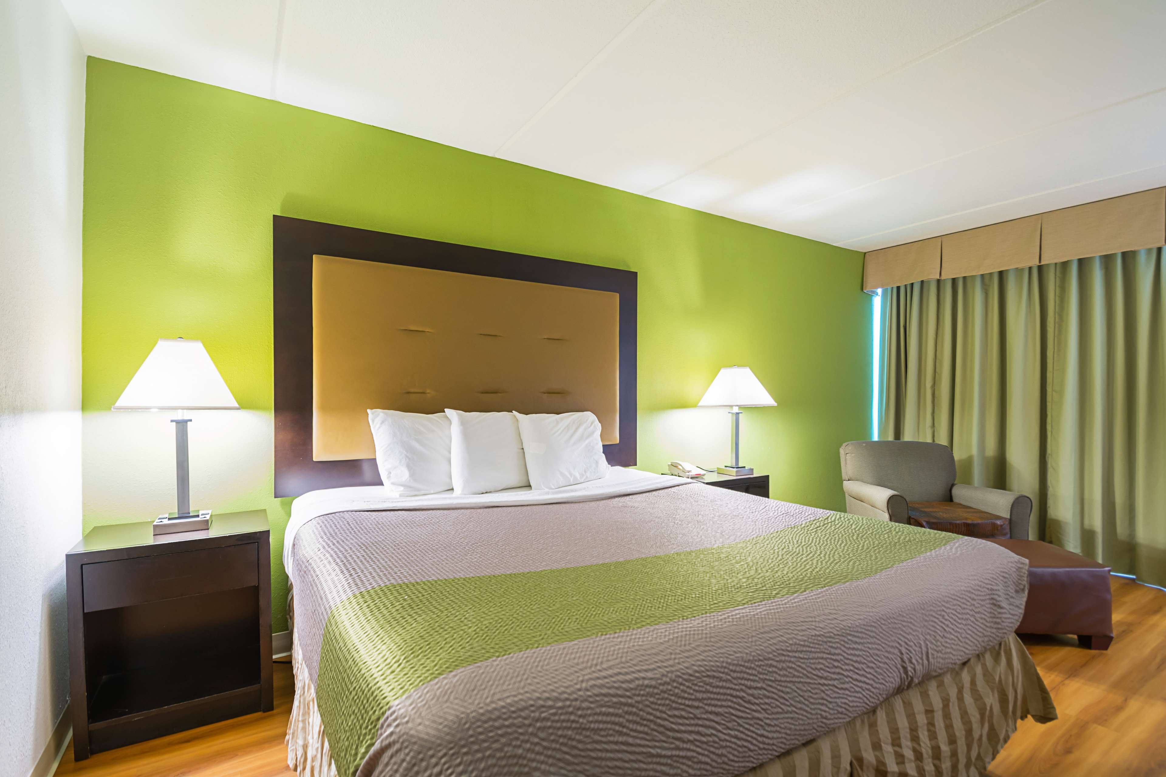 Travelodge by Wyndham Vernon CT