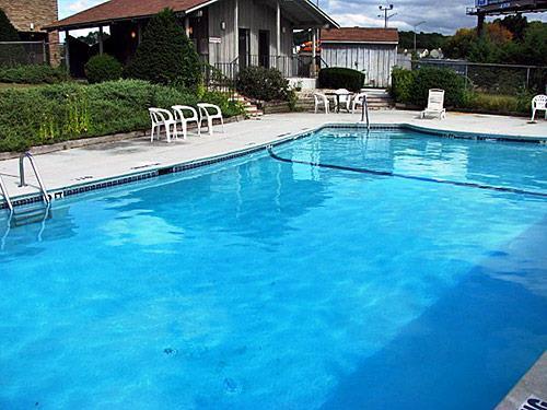 Travelodge by Wyndham Vernon CT