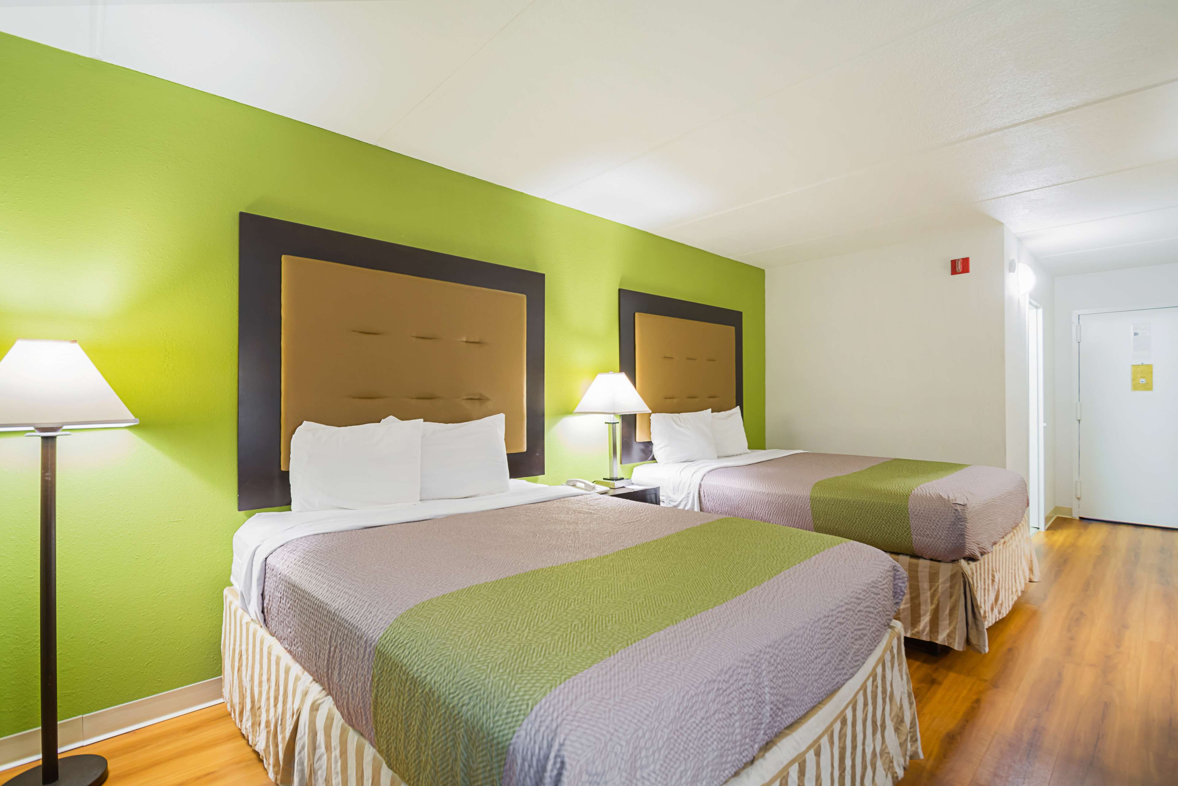 Travelodge by Wyndham Vernon CT