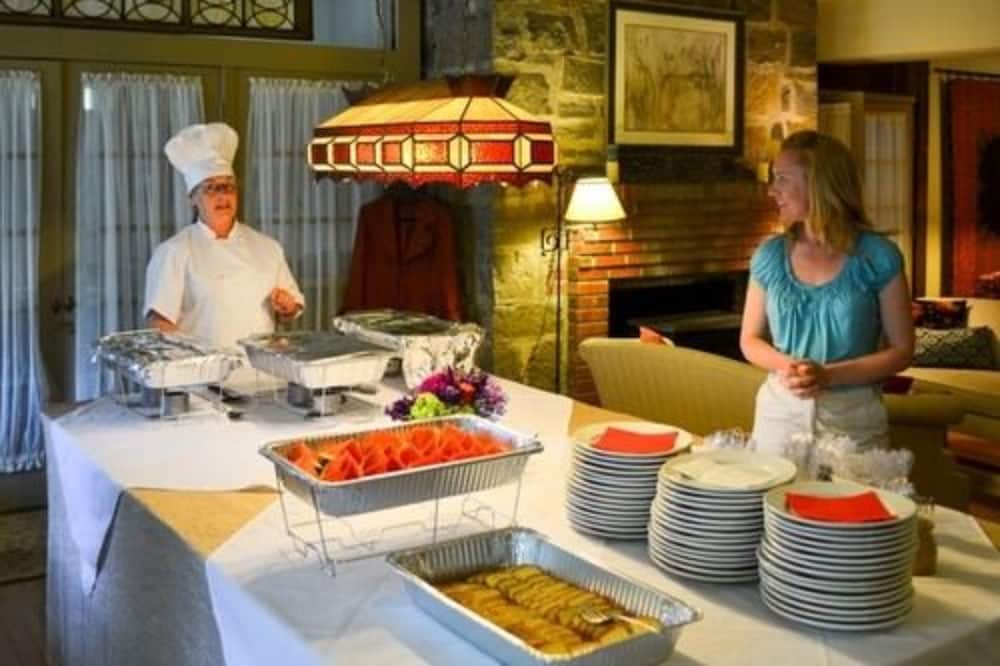 Captain Stannard Bed and Breakfast Country Inn