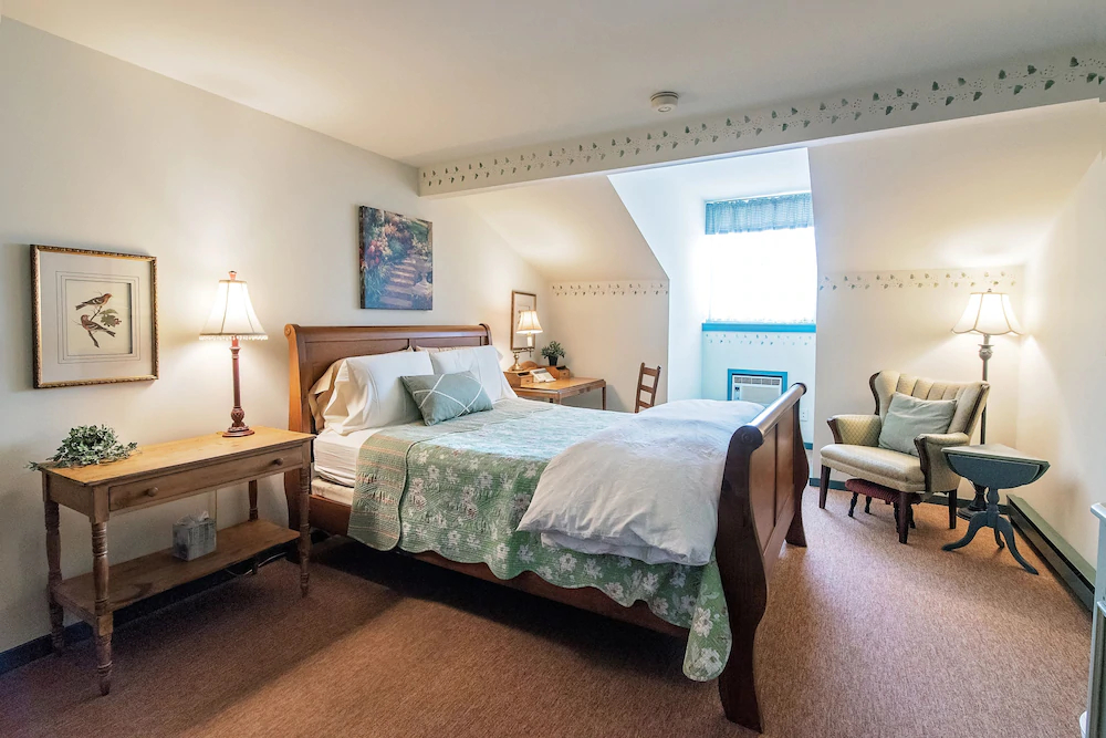 Captain Stannard Bed and Breakfast Country Inn