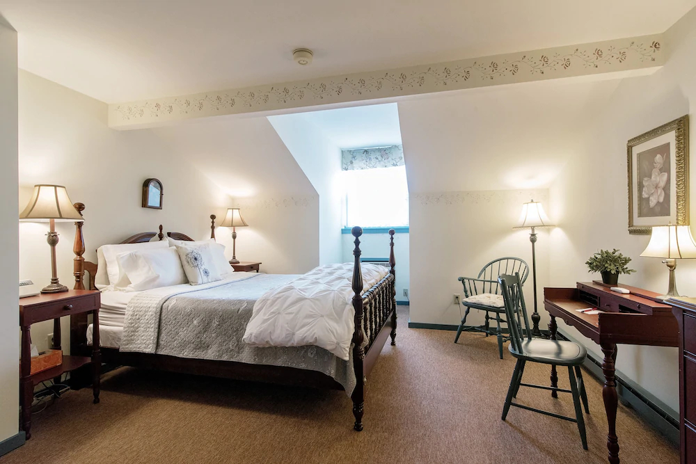 Captain Stannard Bed and Breakfast Country Inn