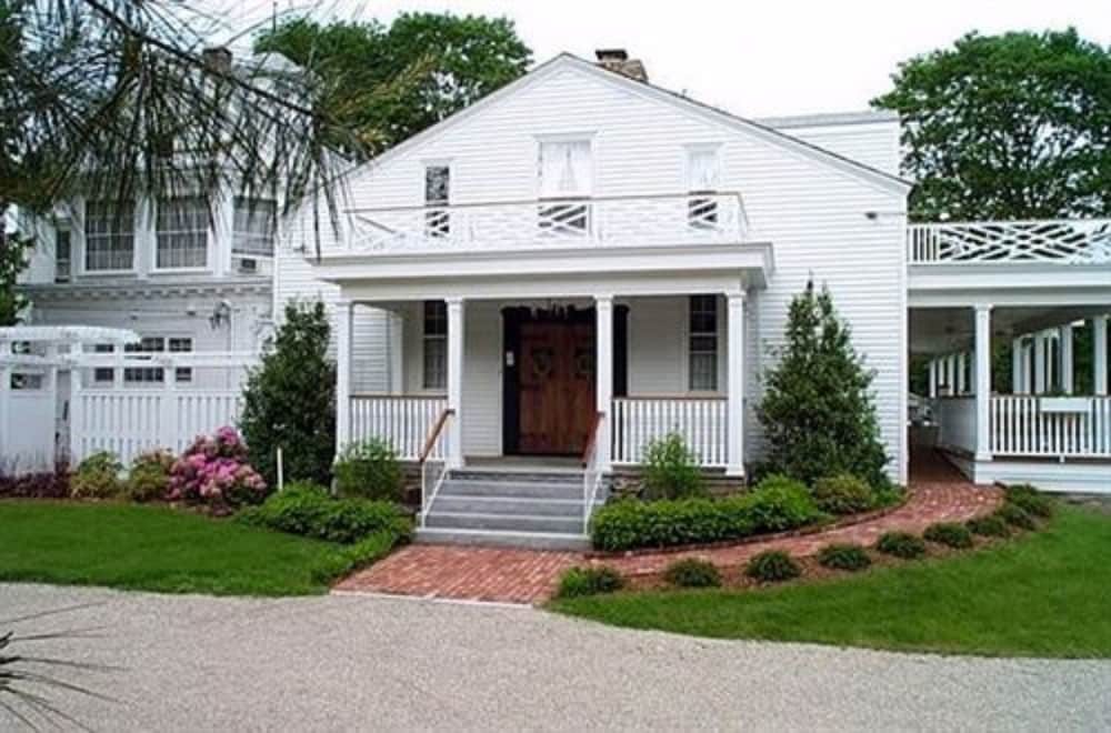 Captain Stannard Bed and Breakfast Country Inn