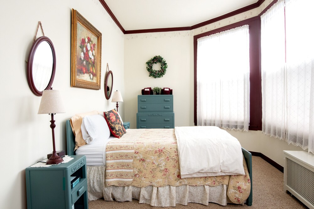 Captain Stannard Bed and Breakfast Country Inn