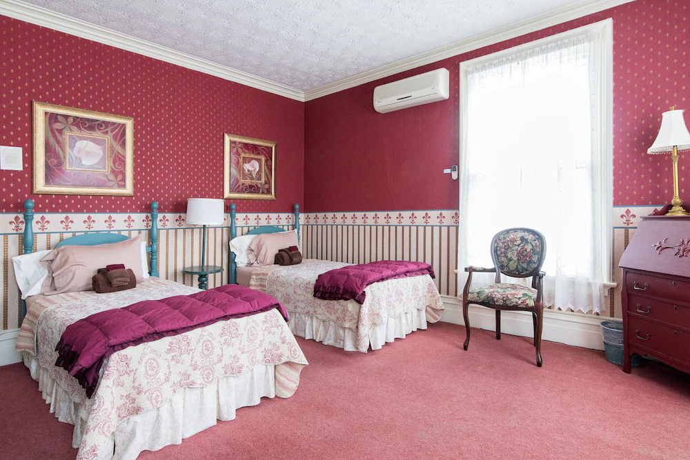 Captain Stannard Bed and Breakfast Country Inn