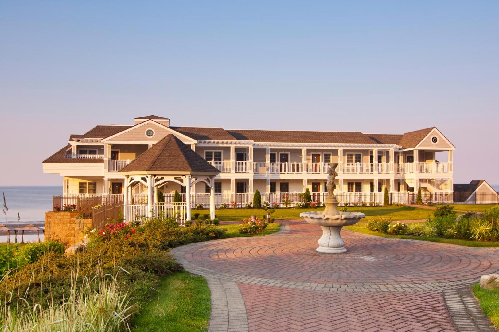 Waters Edge Resort & Spa