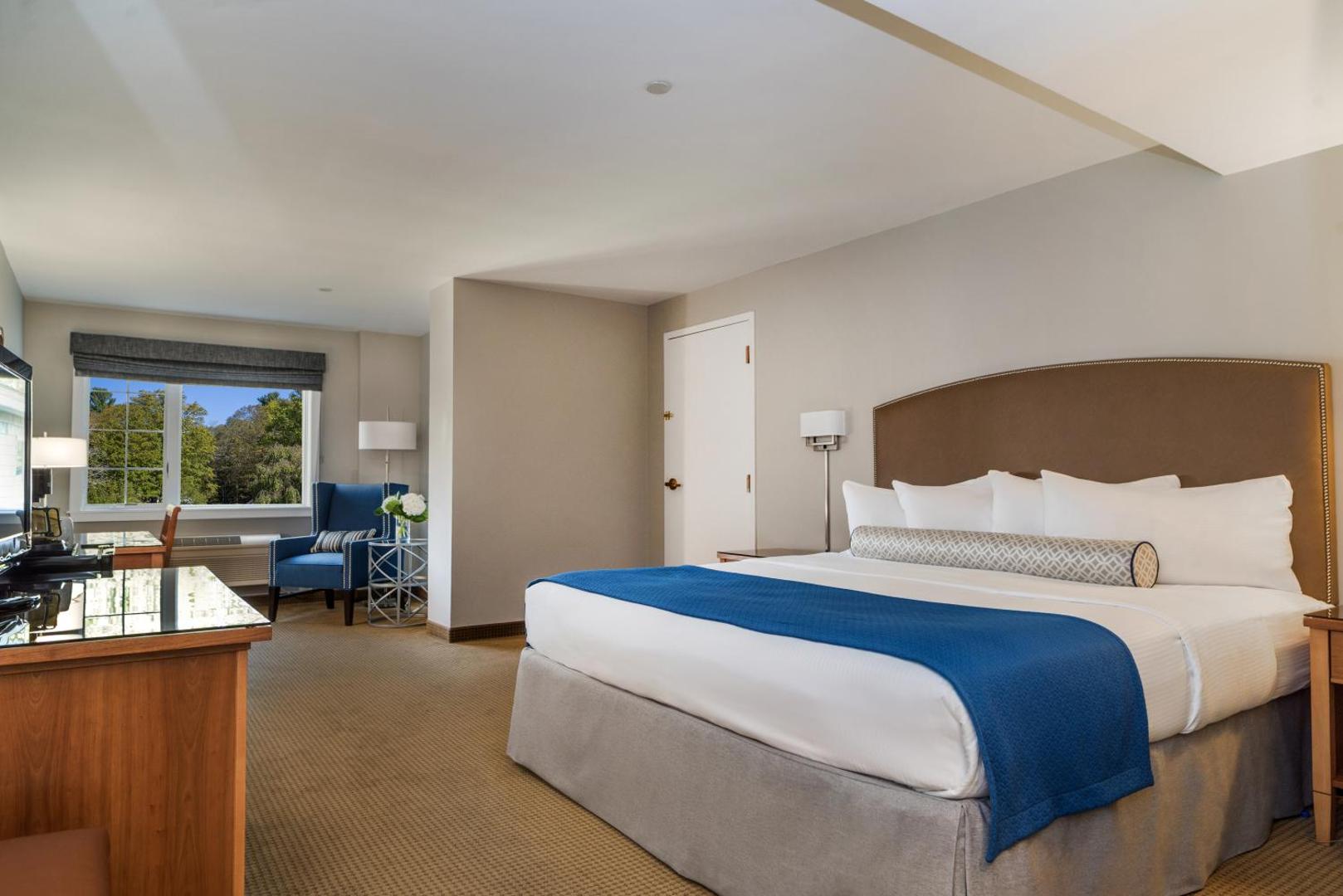 Waters Edge Resort & Spa