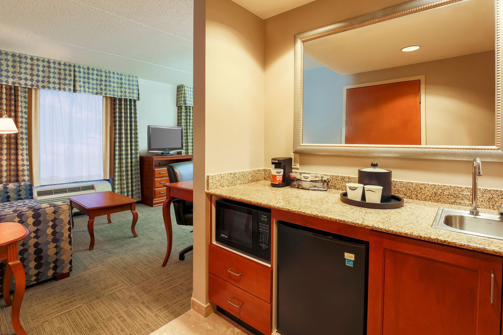 Hampton Inn & Suites