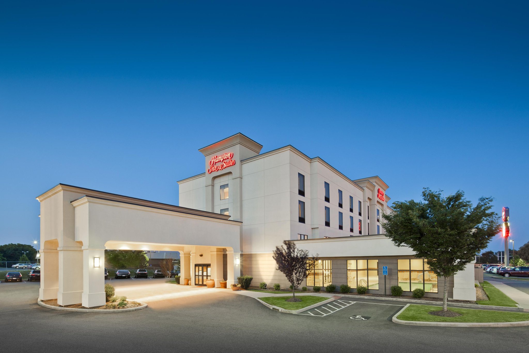 Hampton Inn & Suites