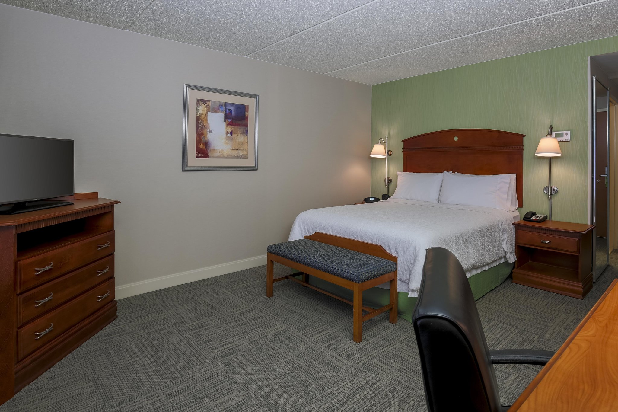 Hampton Inn & Suites