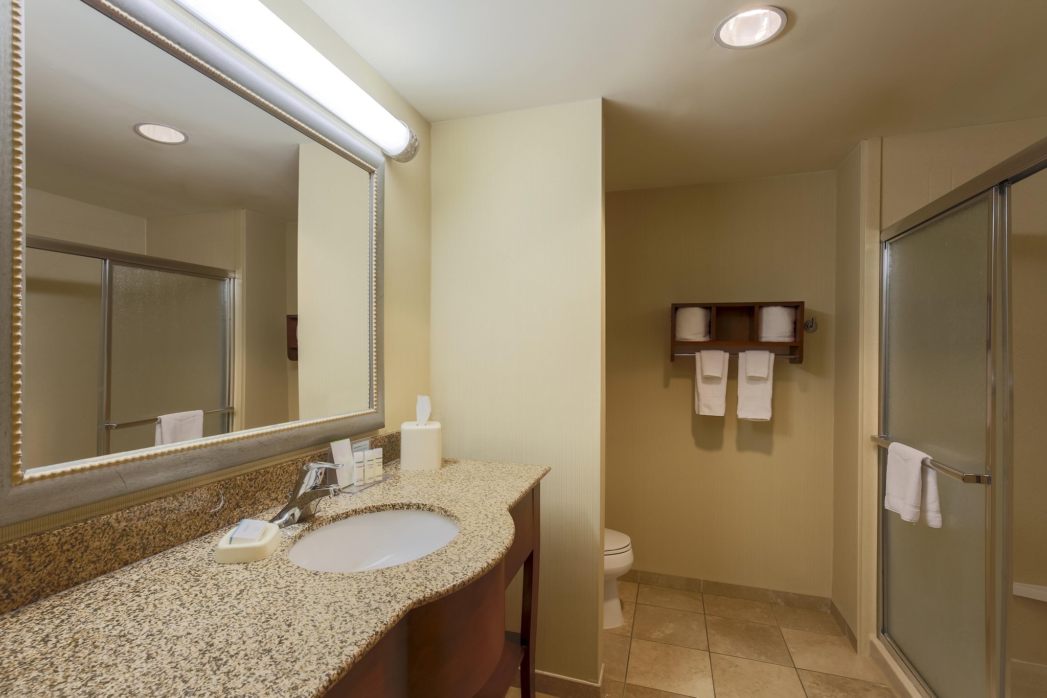 Hampton Inn & Suites