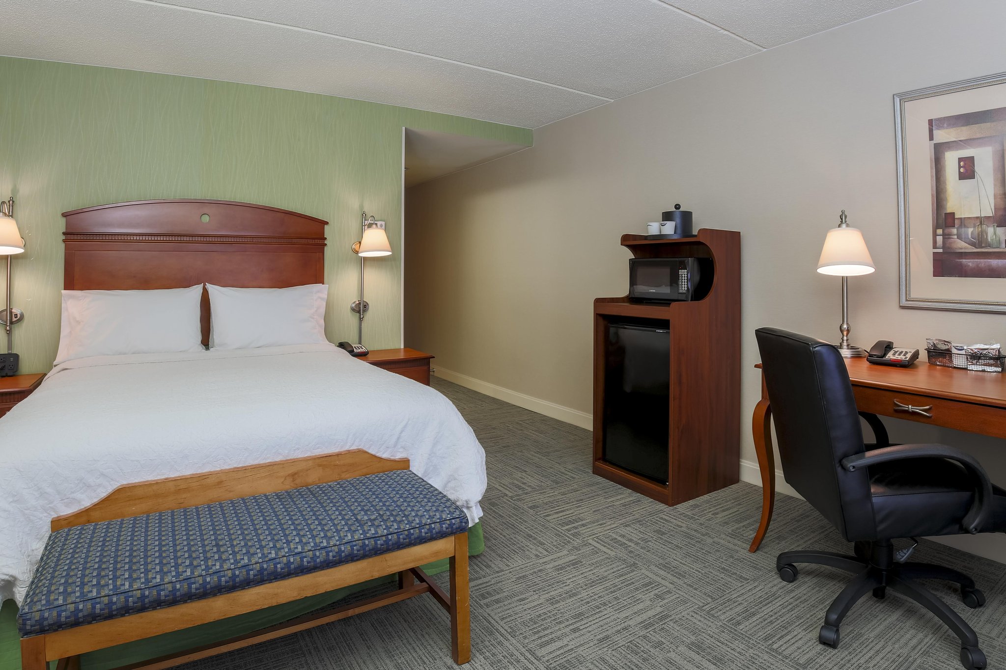 Hampton Inn & Suites