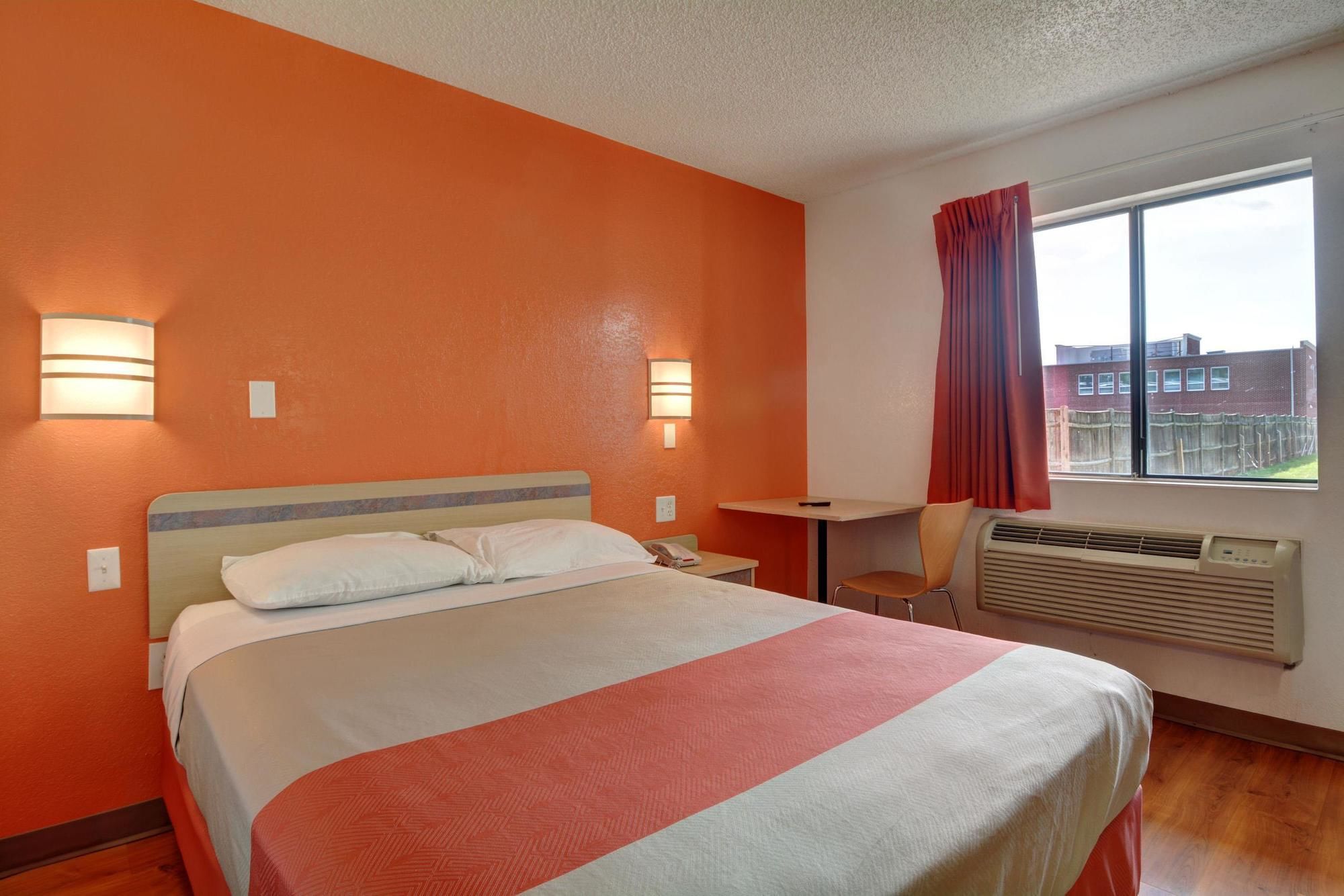 Motel 6