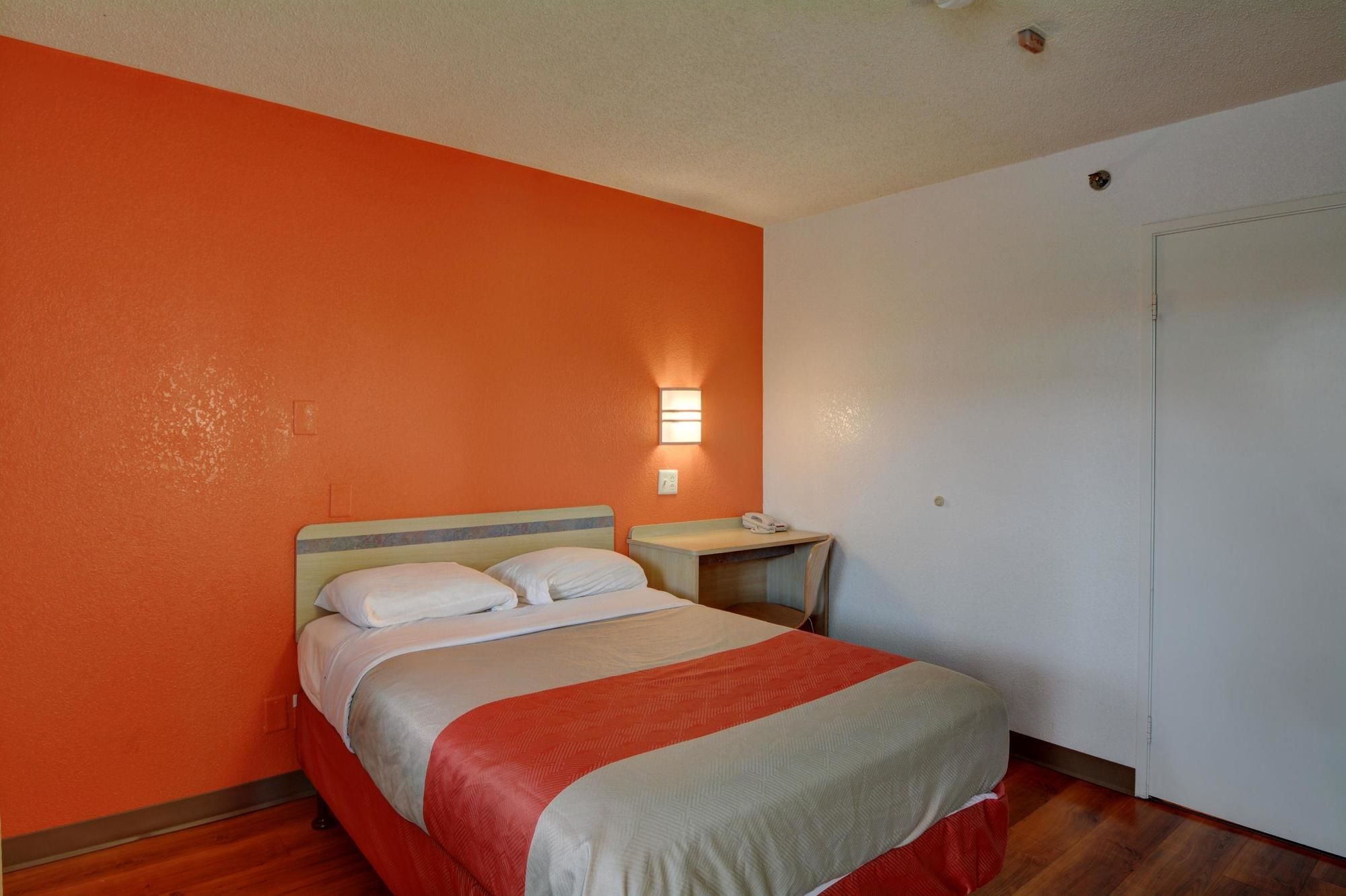 Motel 6