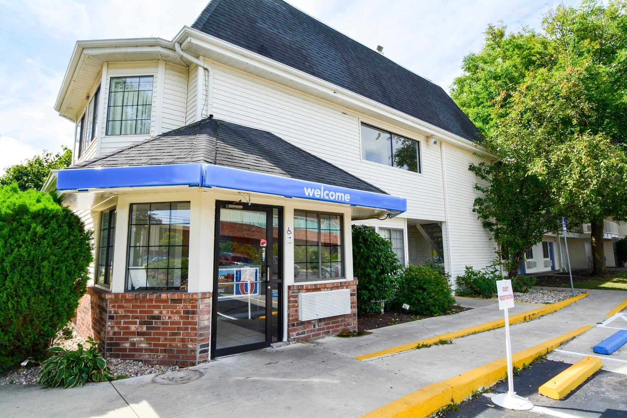 Motel 6