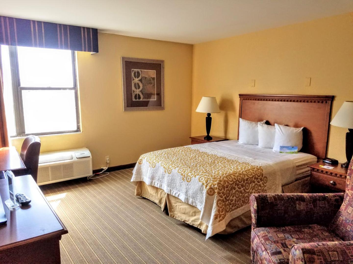 Days Inn by Wyndham Windsor Locks / Bradley Intl Airport