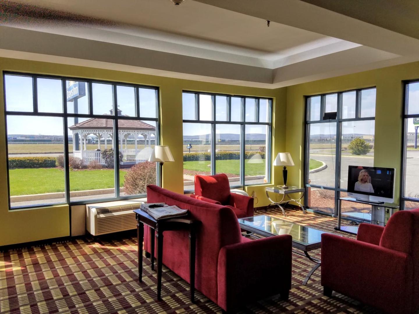 Days Inn by Wyndham Windsor Locks / Bradley Intl Airport