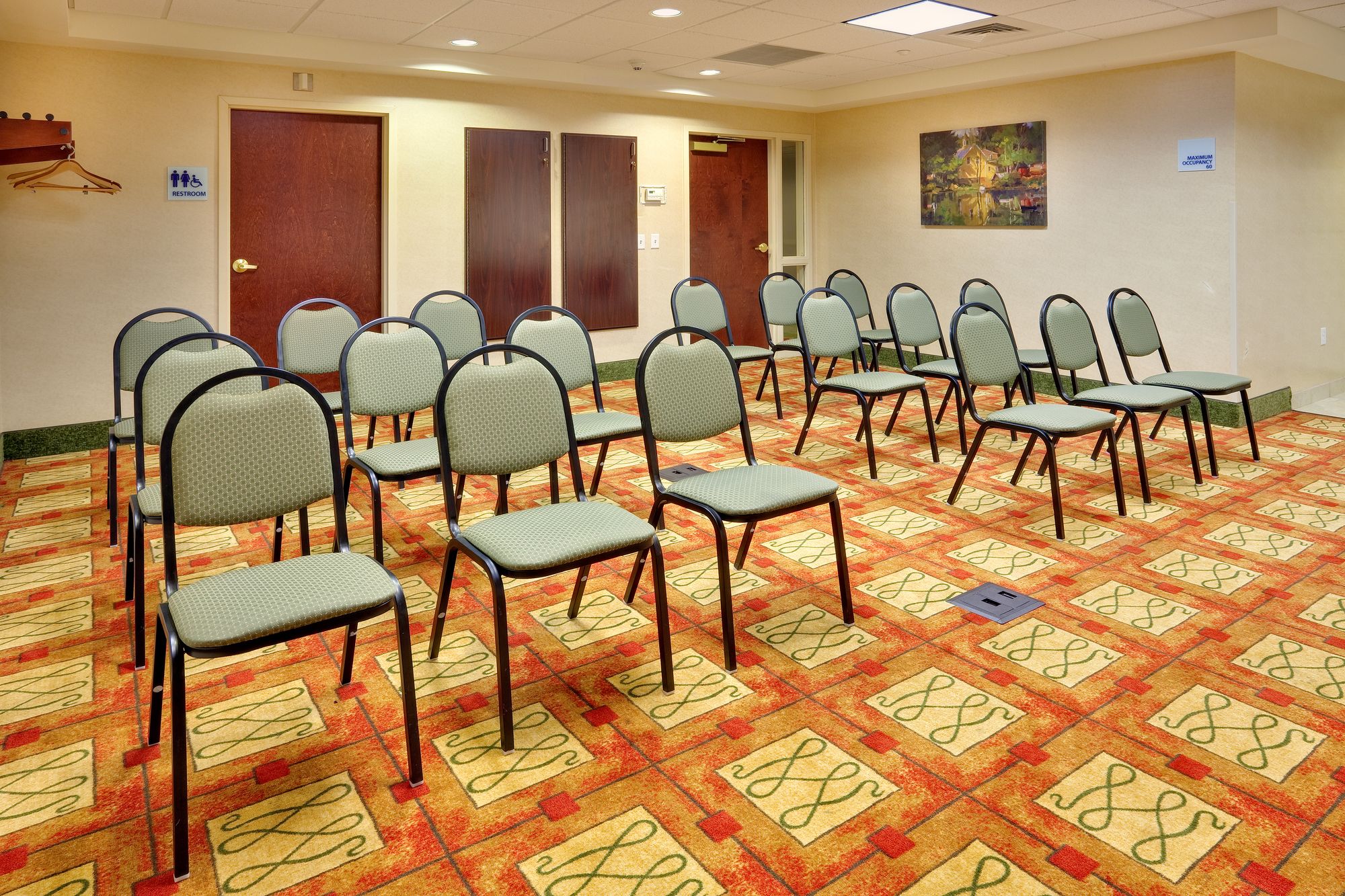 Holiday Inn Express Hotel & Suites