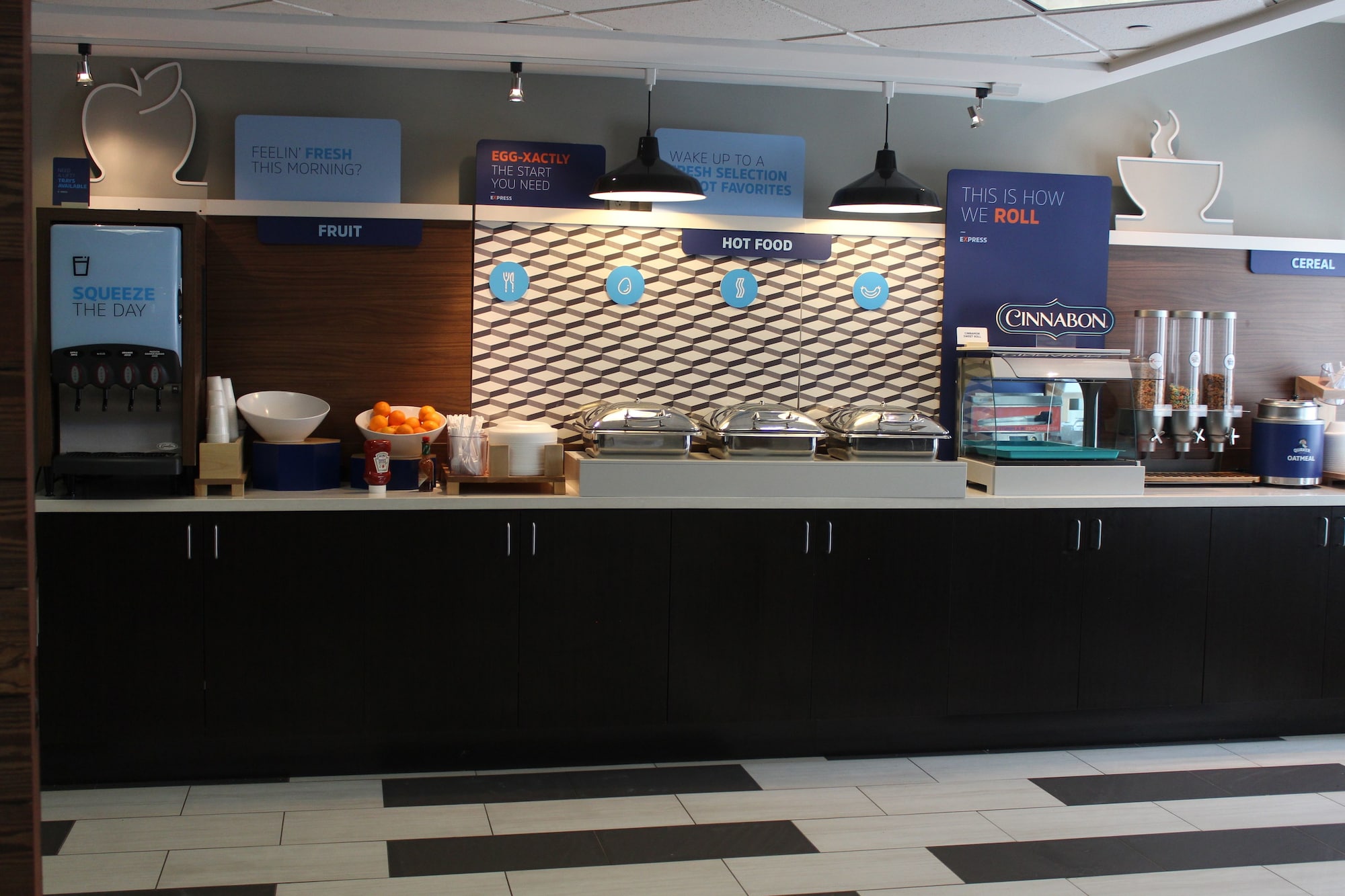 Holiday Inn Express Hotel & Suites