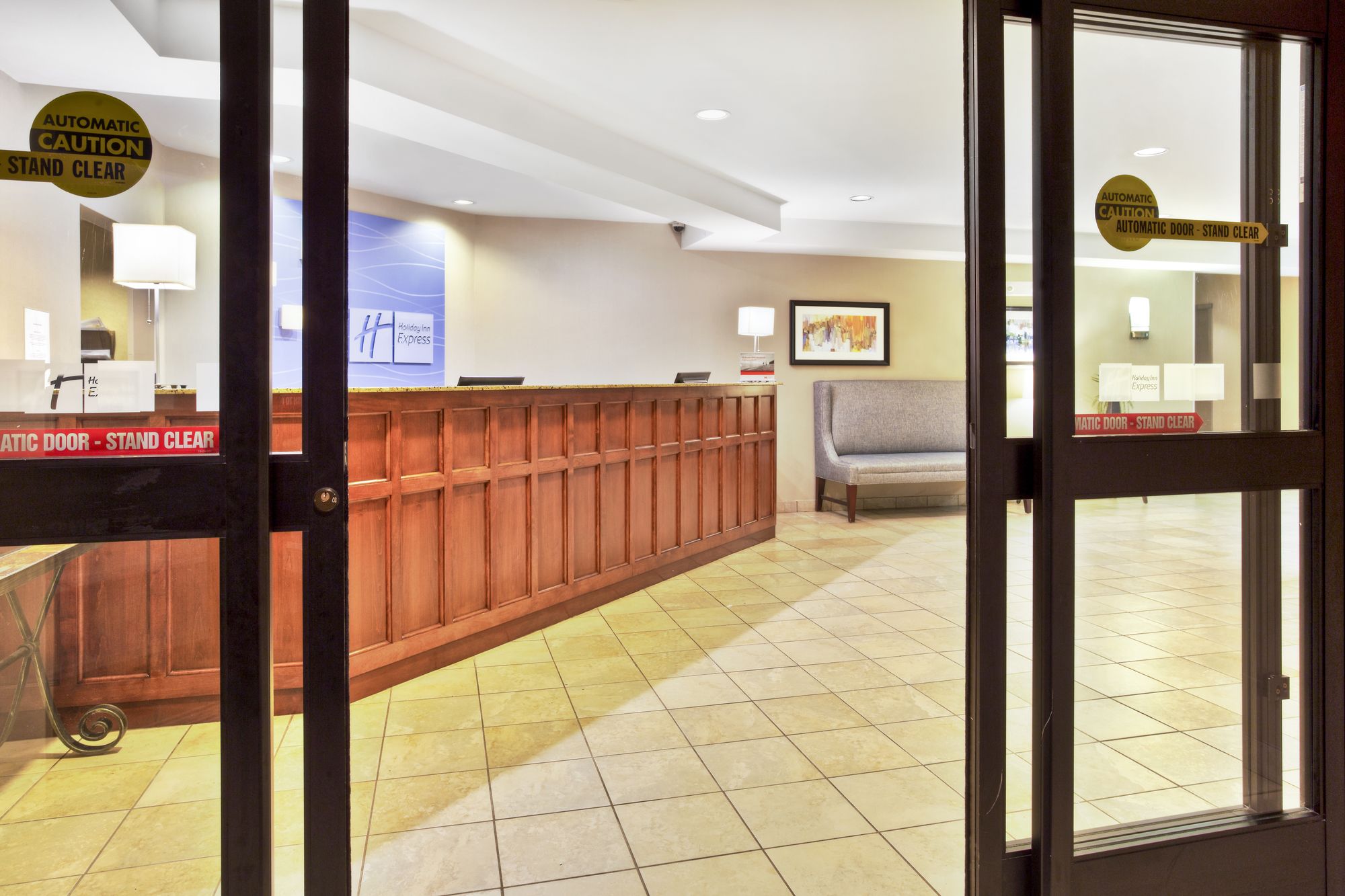 Holiday Inn Express Hotel & Suites