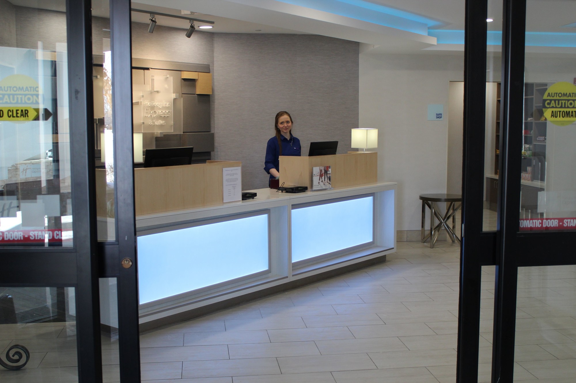 Holiday Inn Express Hotel & Suites