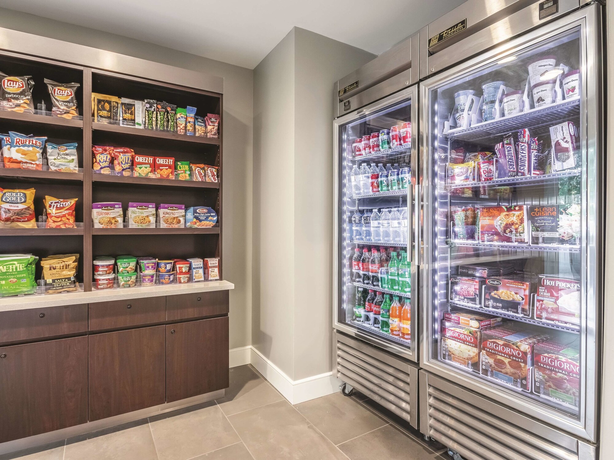 La Quinta Inn & Suites by Wyndham Hartford - Bradley Airport