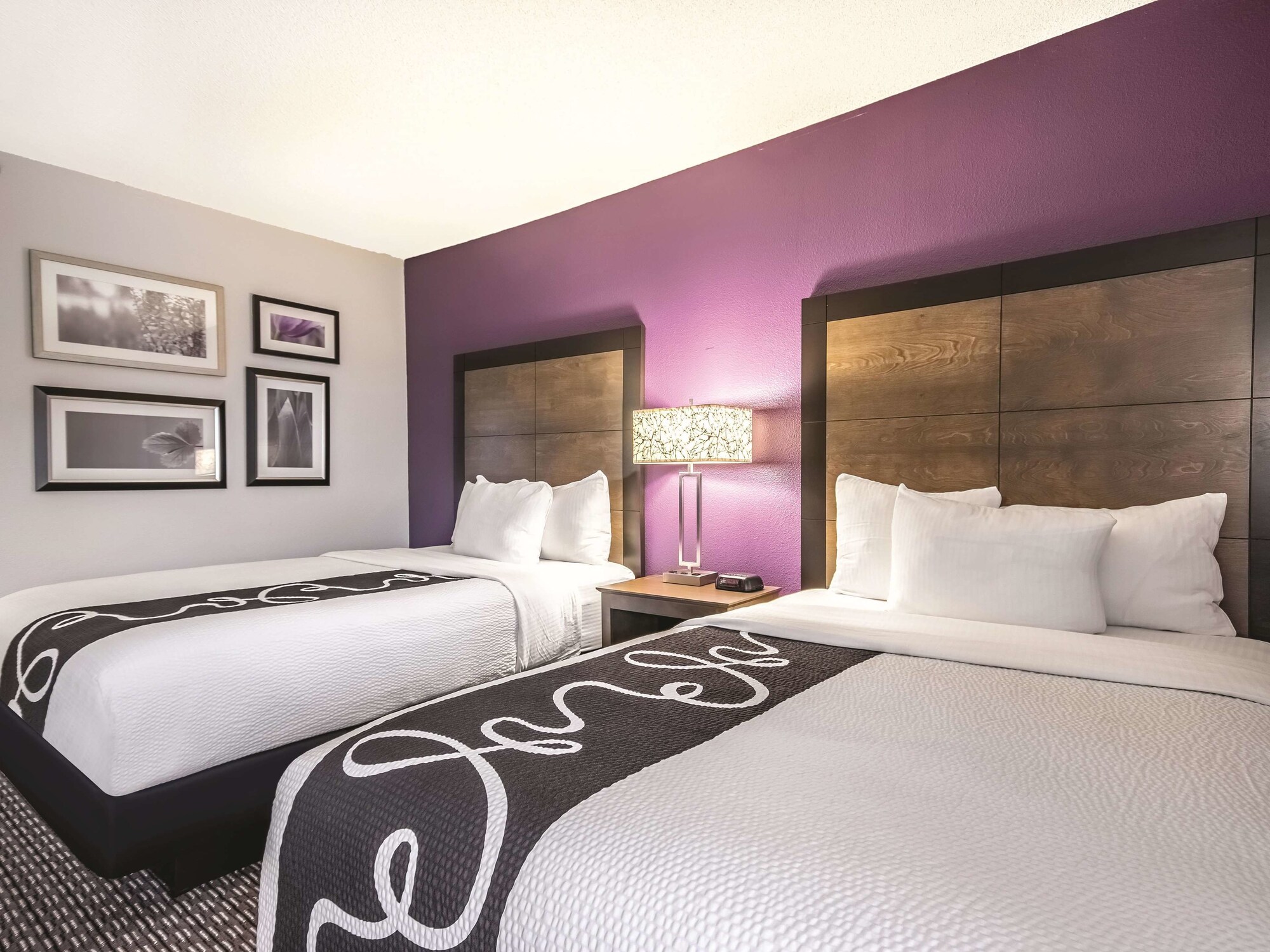 La Quinta Inn & Suites by Wyndham Hartford - Bradley Airport