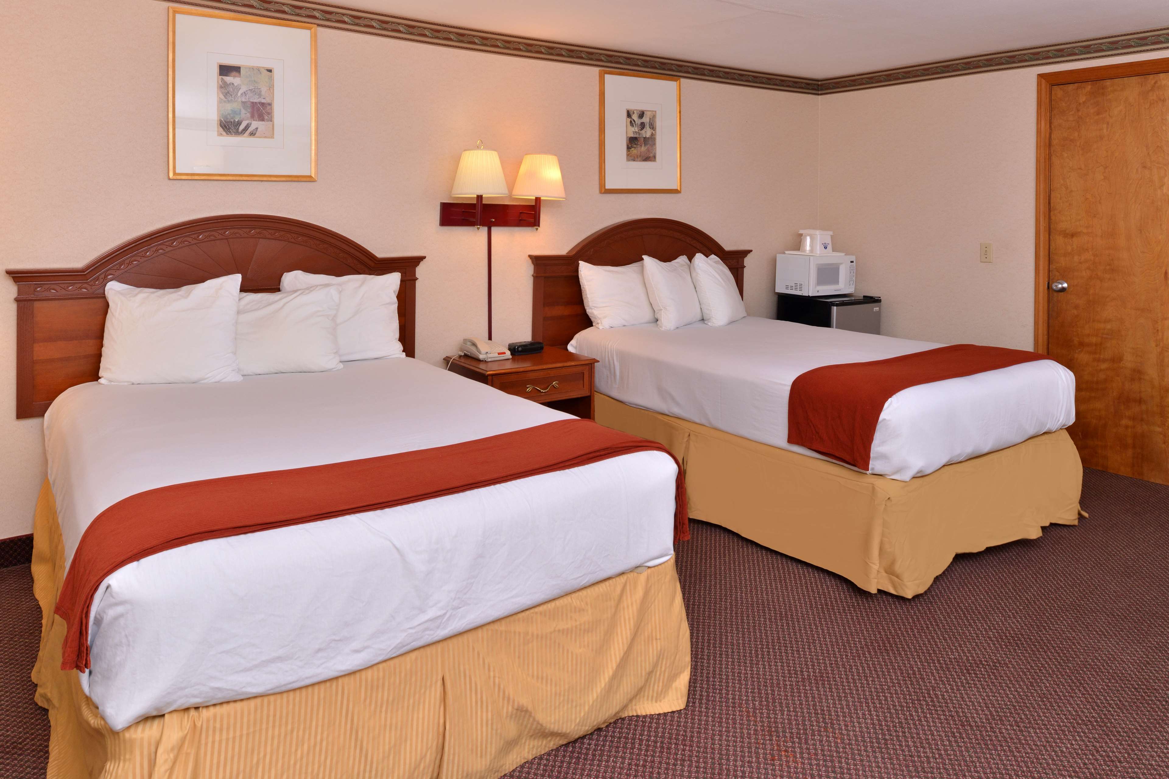 AmeriVu Inn and Suites Wolcott