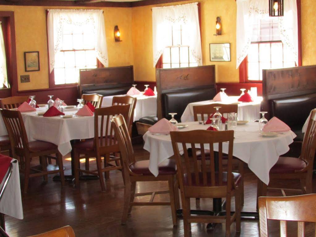 Curtis House Inn