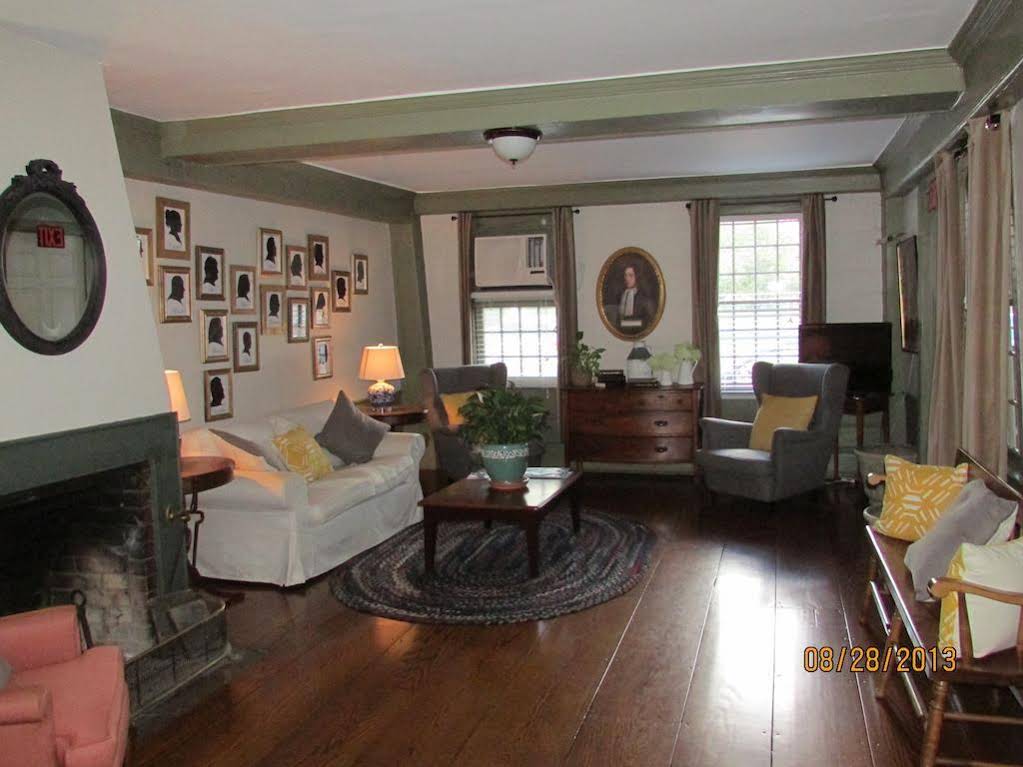 Curtis House Inn