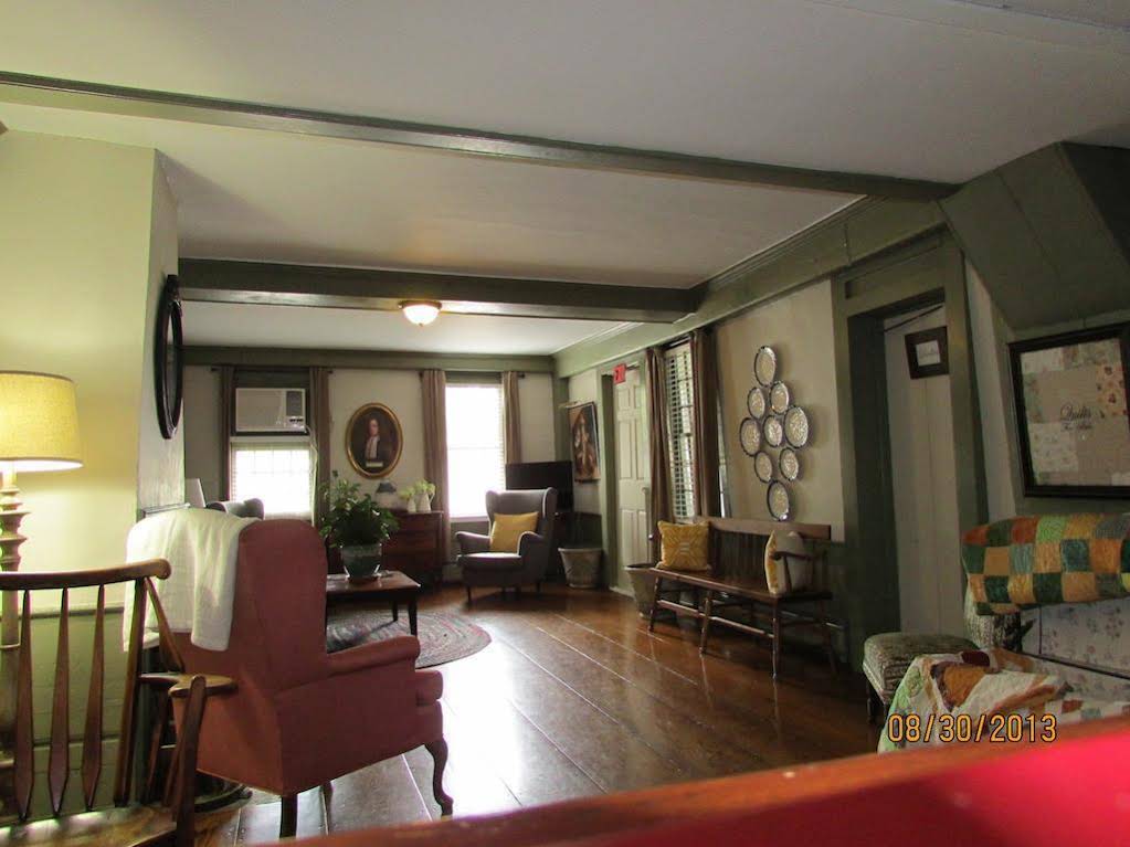 Curtis House Inn