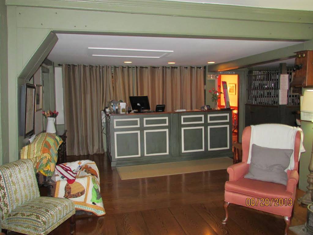 Curtis House Inn