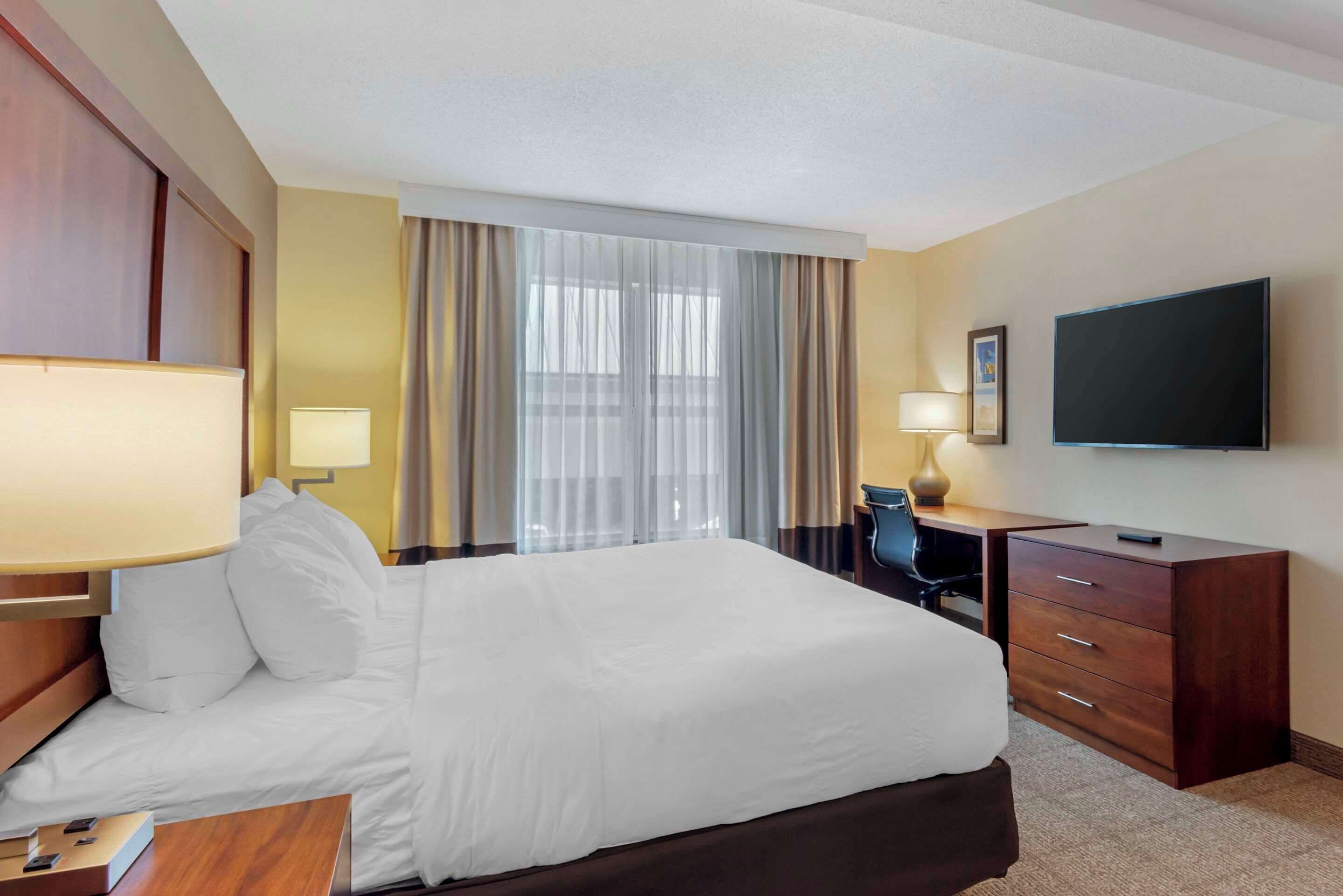 Comfort Inn & Suites